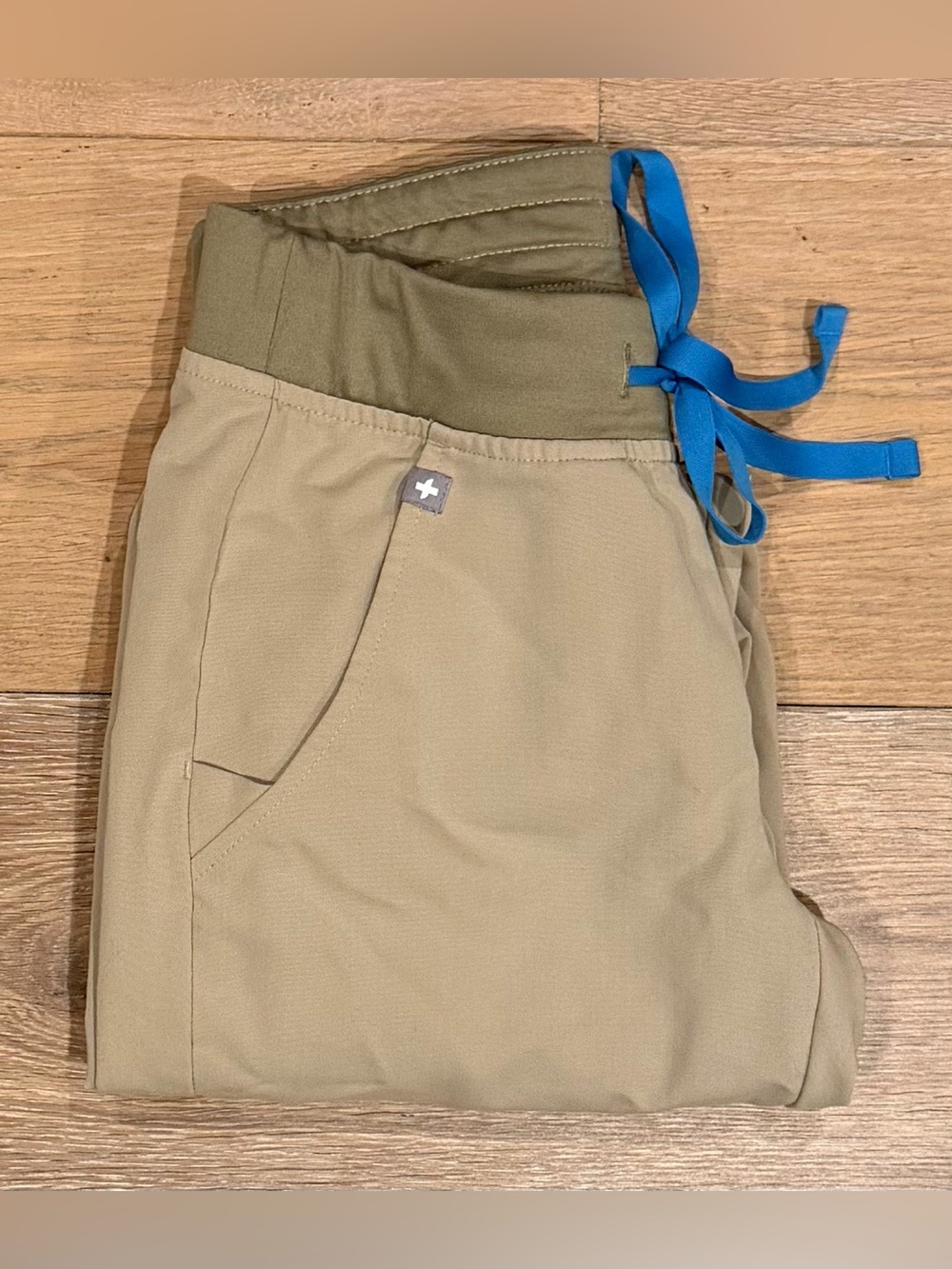 FIGS Zamora Jogger Scrub Pants in Tan with Blue Drawstring Size XXS